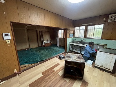 間仕切り撤去＆キッチン一新で広々モダン空間に！ 施工Before写真